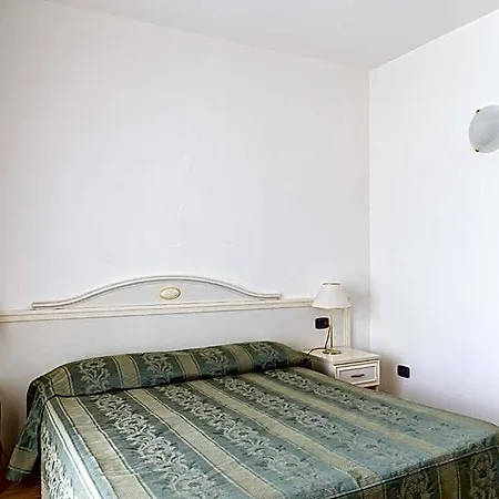 Hotel Sofia 4*